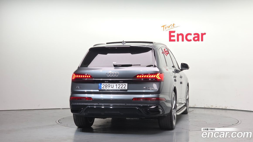 Audi Q7 55 TFSI Quattro Premium, 2022