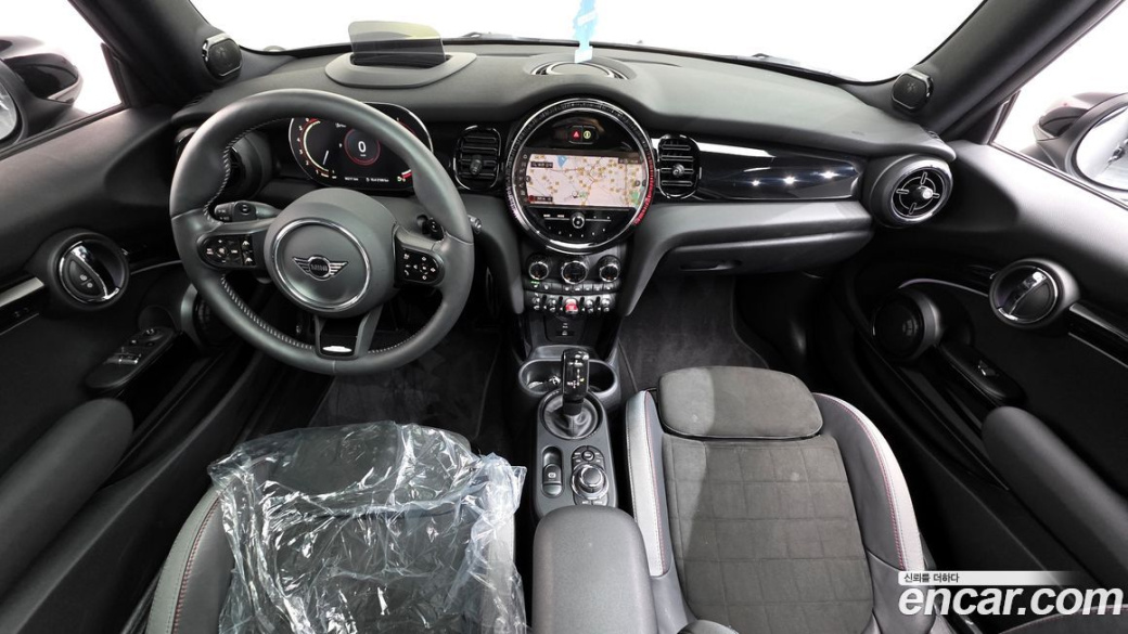 Mini Cooper JCW, 2024