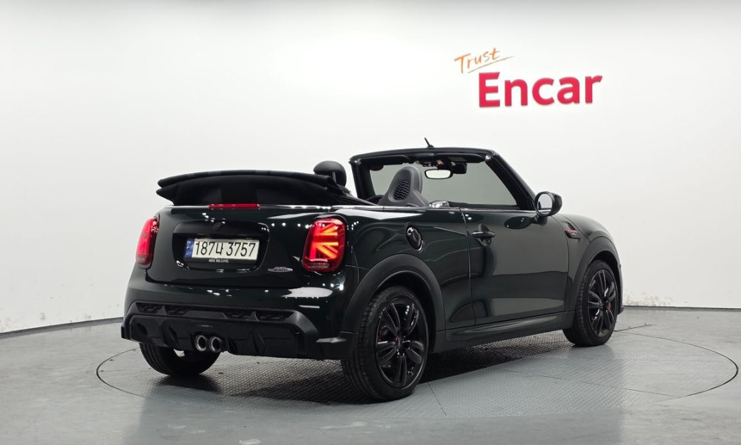 Mini Cooper Convertible JCW, 2024