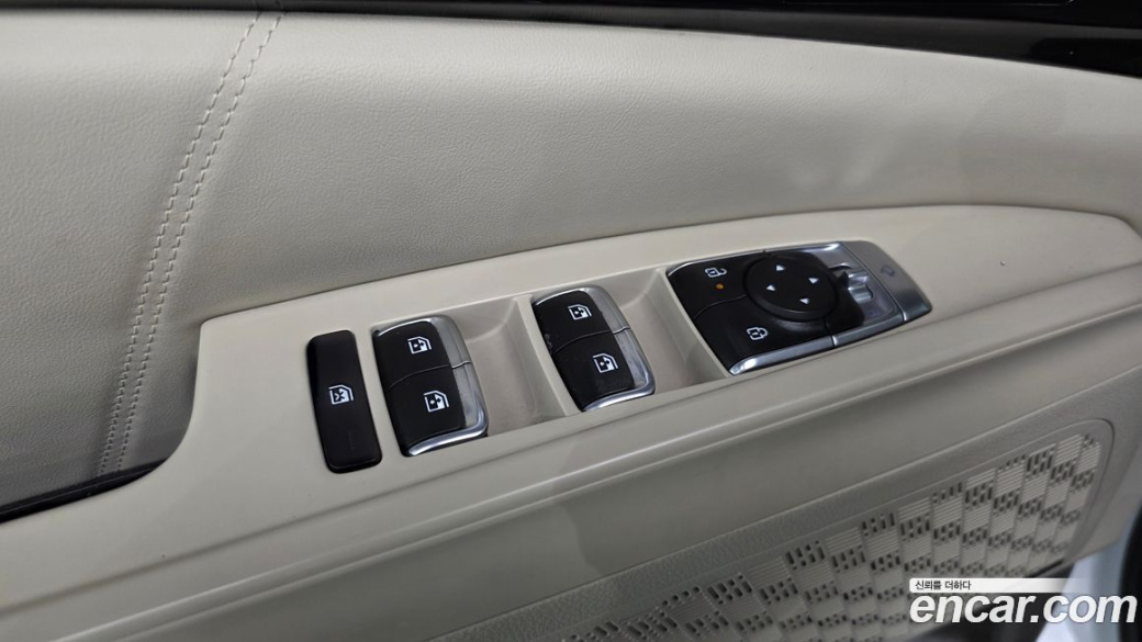 Kia Carnival 9-Seater Hi Limousine, 2024