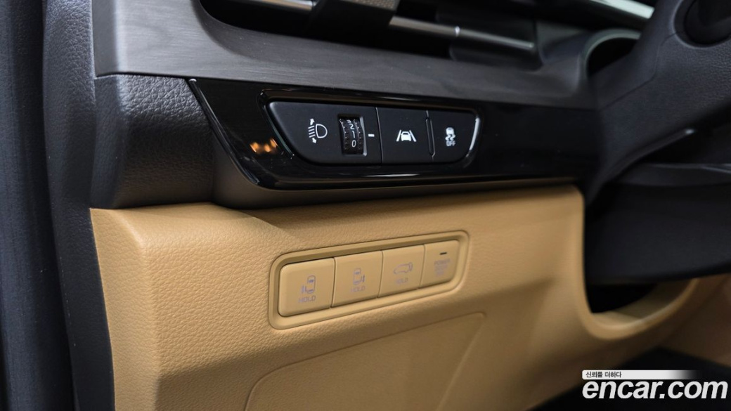 Kia Carnival 9-Seater Noblesse, 2021