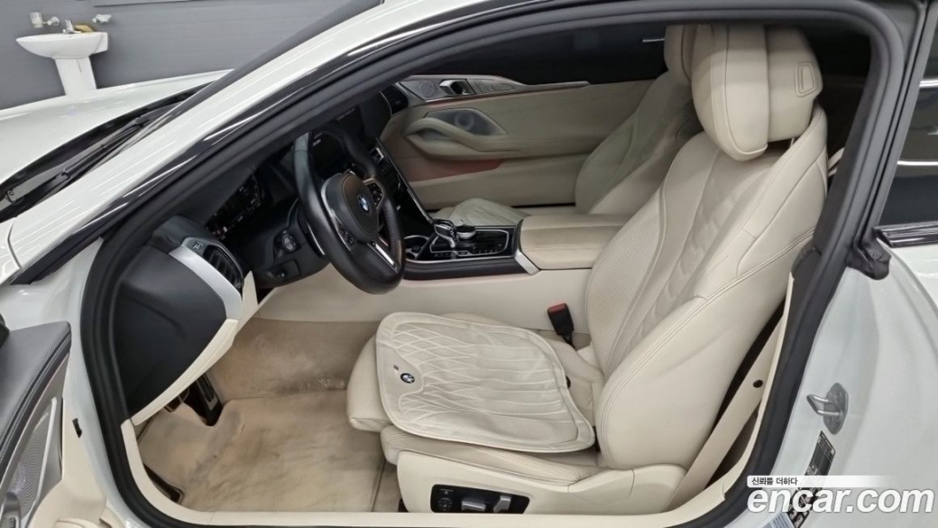 BMW 8-Series M850i xDrive Coupe, 2023