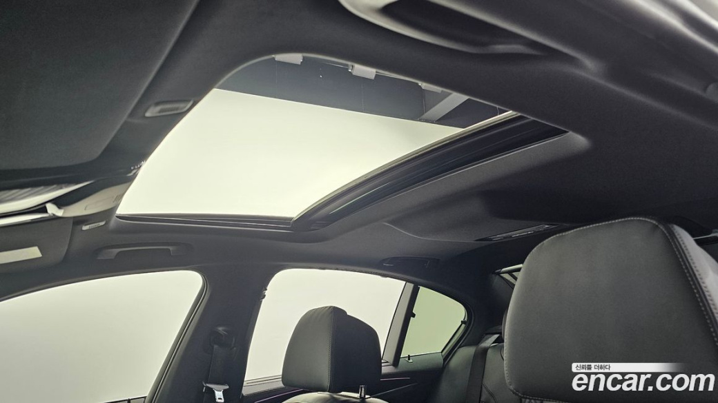 BMW 5-Series 530i M Sport Package, 2023
