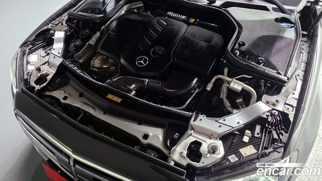 Mercedes-Benz E-Class E220d 4MATIC Exclusive, 2021