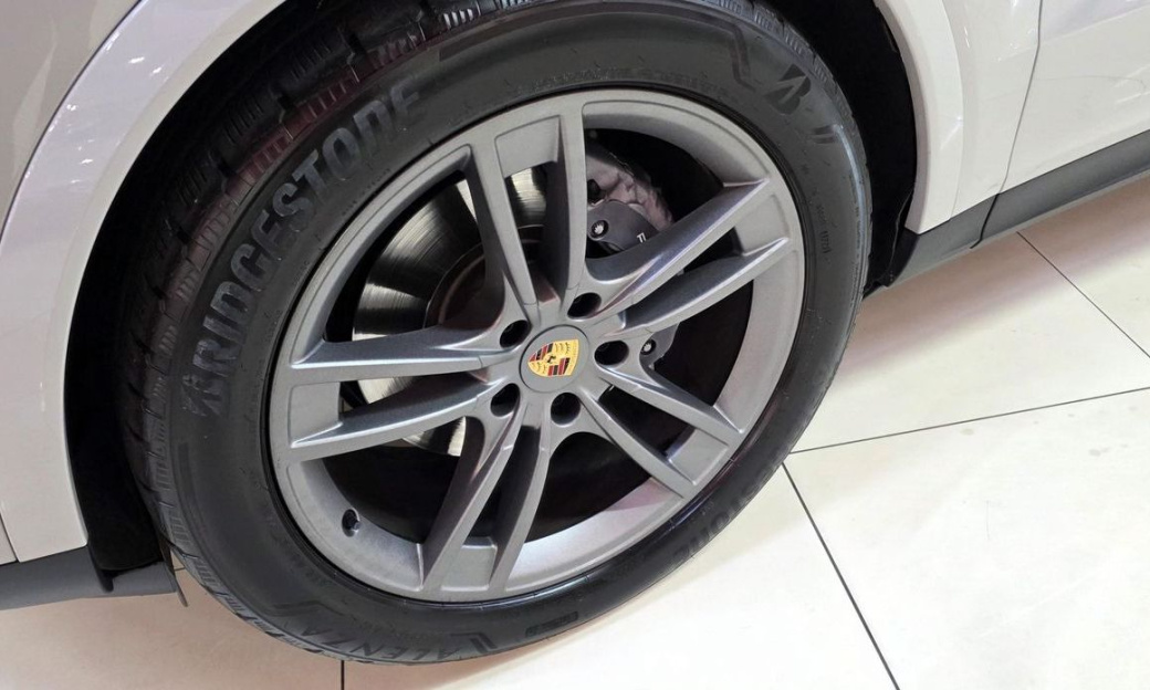 Porsche Cayenne 3.0, 2024