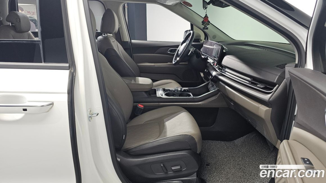 Kia Carnival 9-Seater Noblesse, 2024