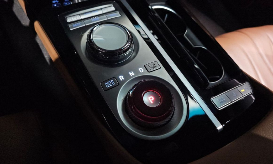 Genesis G80 Gasoline 2.5 Turbo AWD, 2024