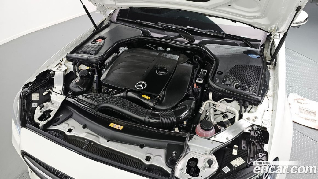 Mercedes-Benz E-Class E350 4MATIC AMG Line, 2022