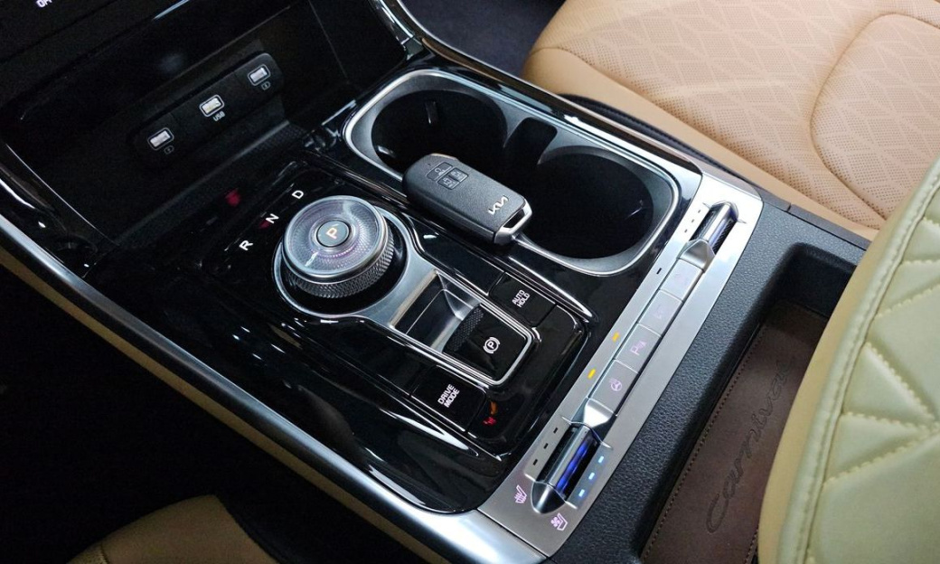 Kia Carnival 9-Seater Noblesse, 2023