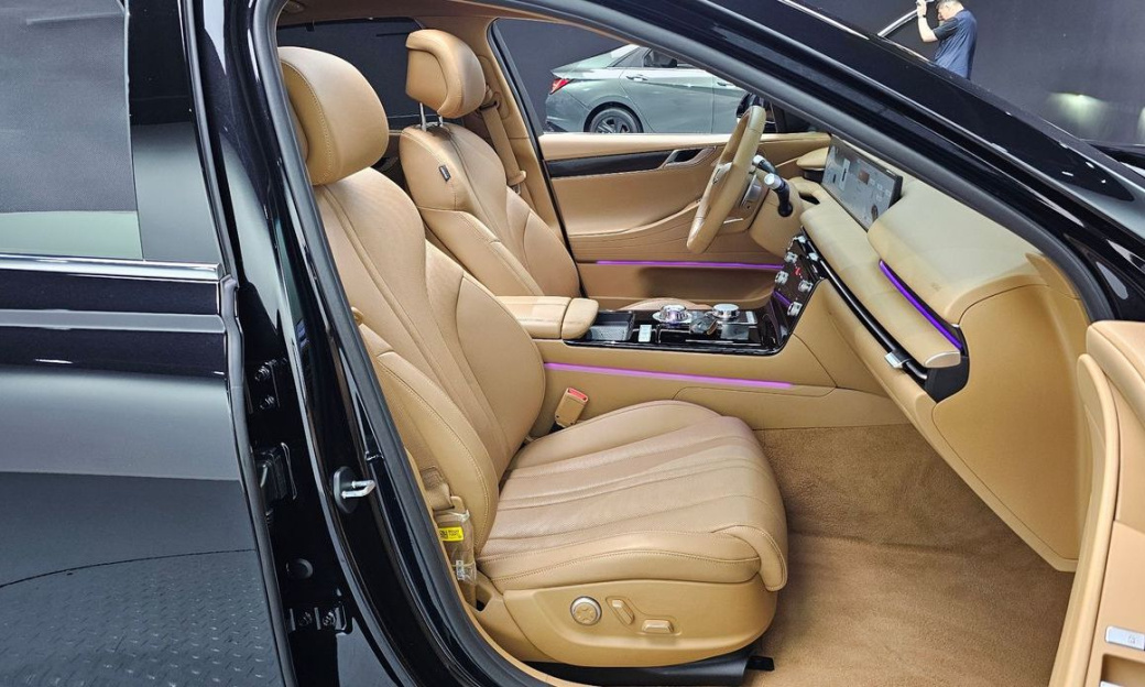 Genesis G80 Gasoline 2.5 Turbo 2WD, 2025