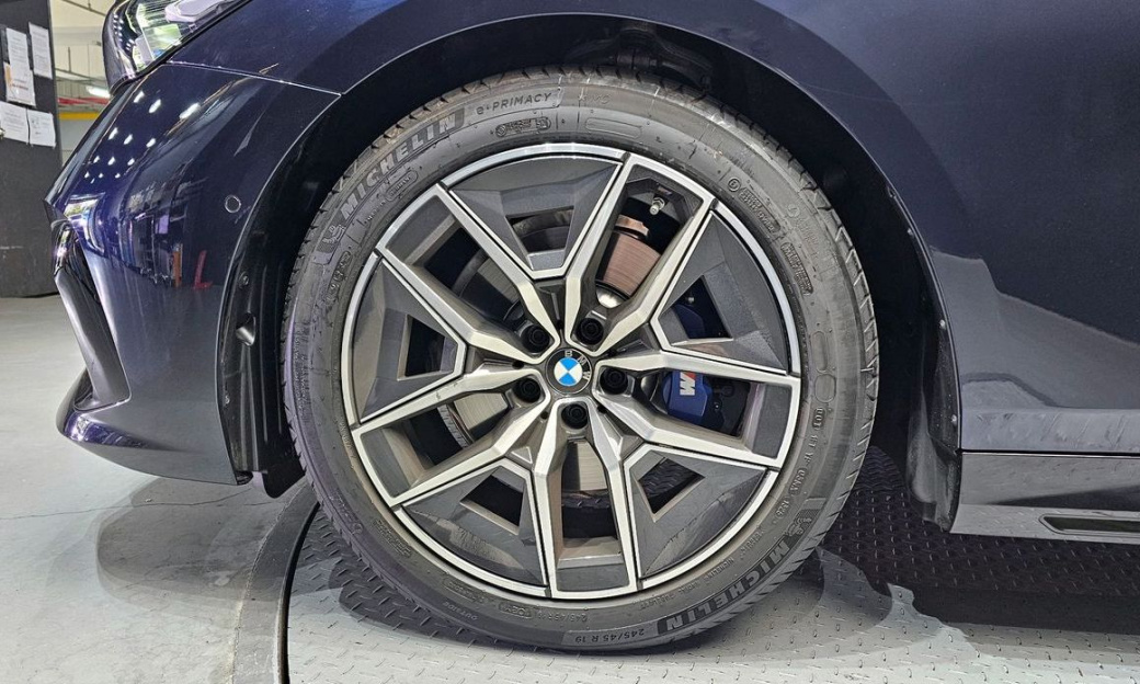 BMW 5-Series 520i M Sport, 2025