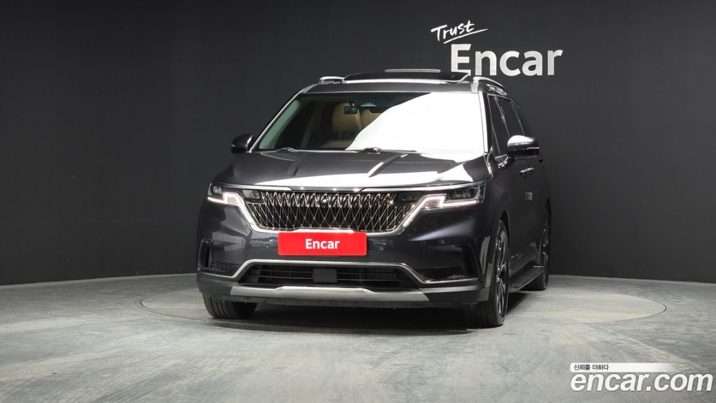 Kia Carnival 7-Seater Signature, 2023