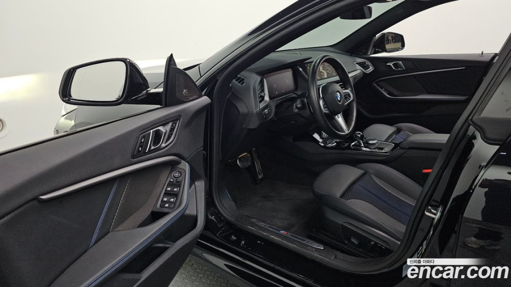 BMW 2-Series 220i M Sports, 2024
