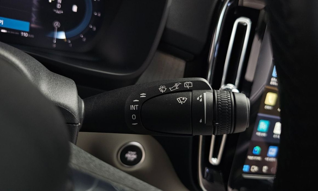 Volvo XC40 B4 Ultimate Bright, 2024