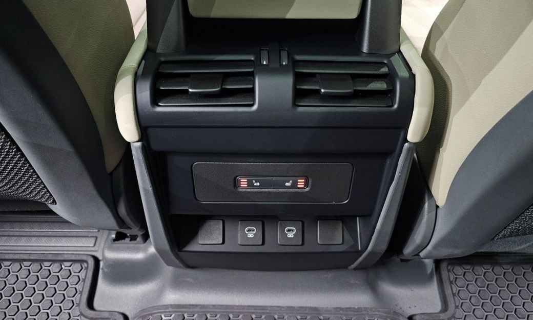 Land Rover Defender 110 D250 SE, 2024