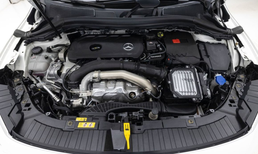 Mercedes-Benz GLA-Class GLA250 4MATIC, 2025