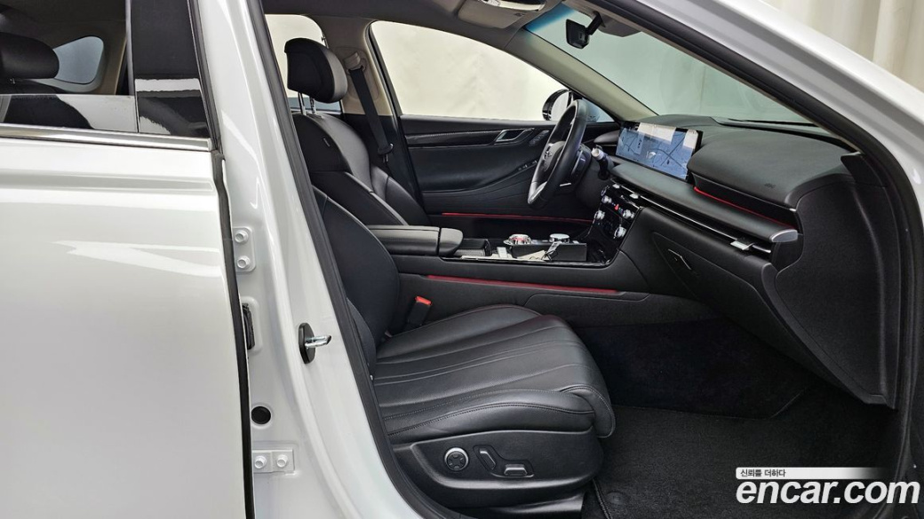 Genesis G80 Gasoline 2.5 Turbo 2WD, 2025