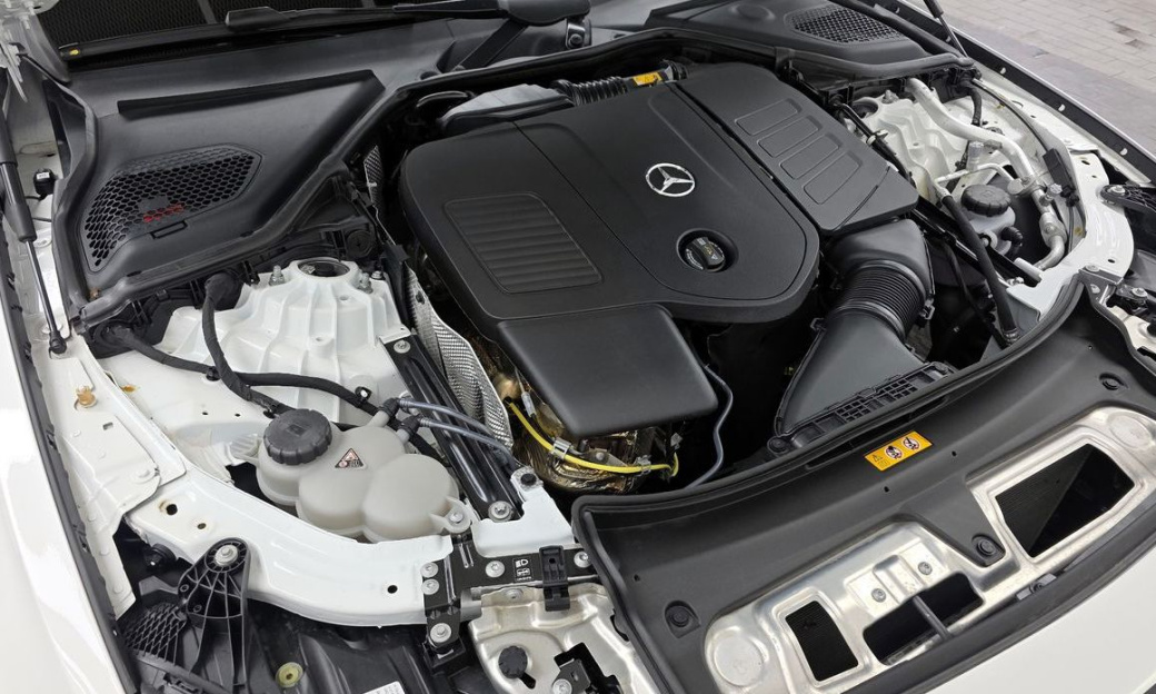 Mercedes-Benz E-Class E300 4MATIC AMG Line, 2026