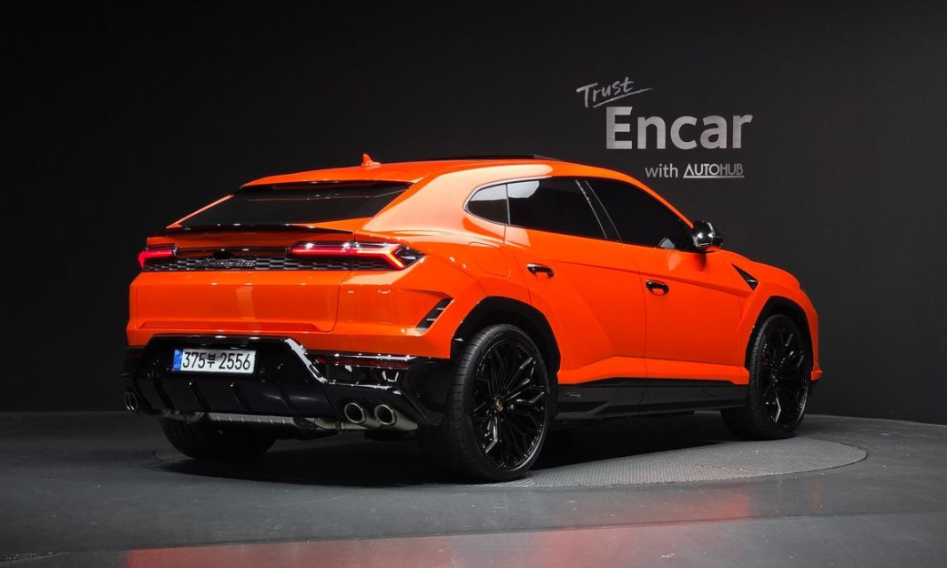 Lamborghini Urus 4.0 V8 SE, 2025