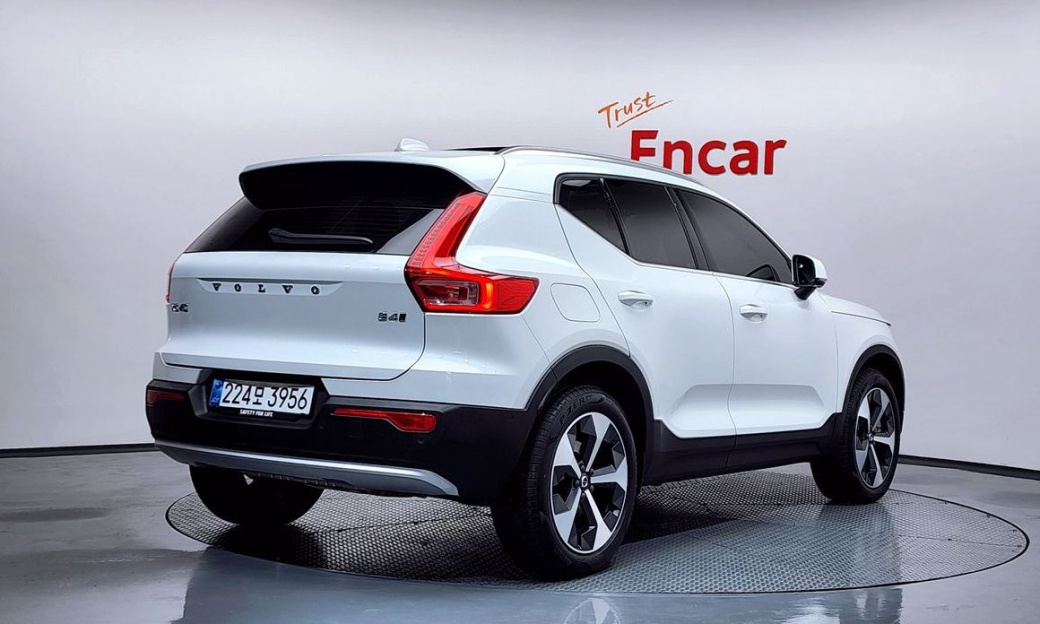 Volvo XC40 B4 Ultra Bright, 2025