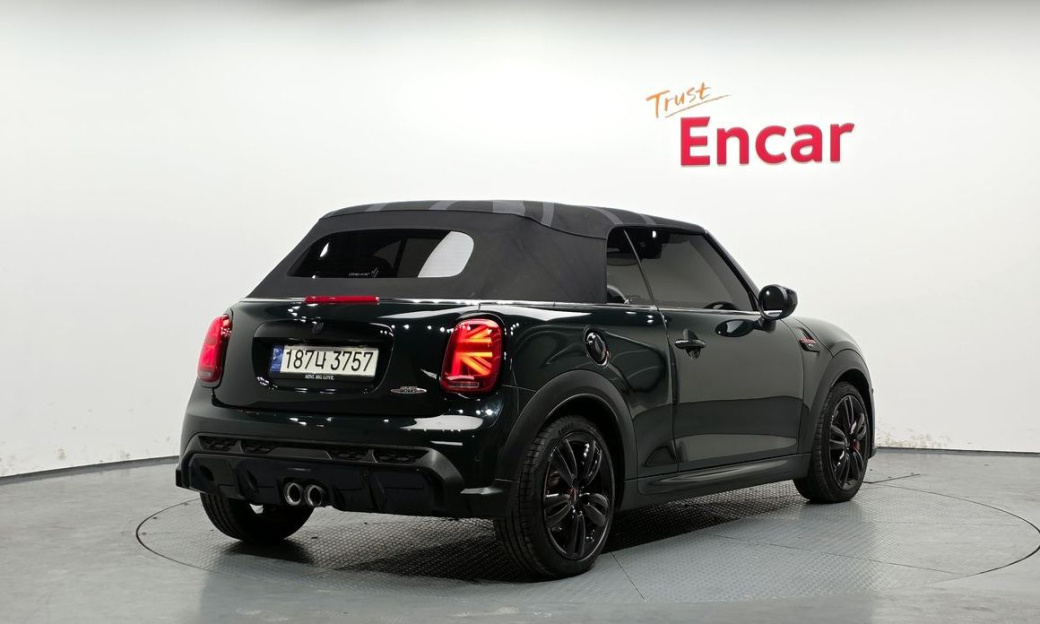 Mini Cooper Convertible JCW, 2024