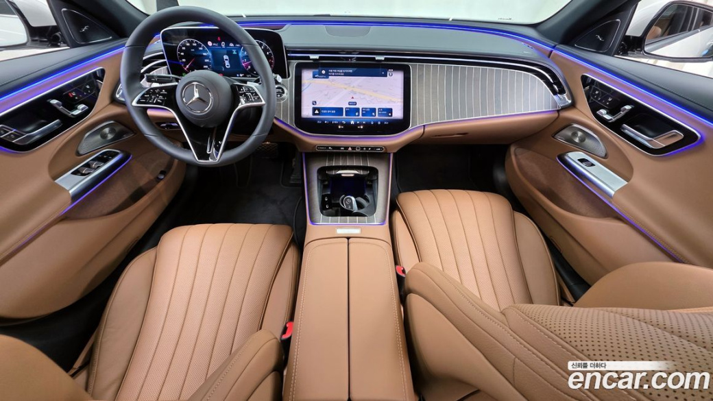 Mercedes-Benz E-Class E300 4MATIC Exclusive, 2026