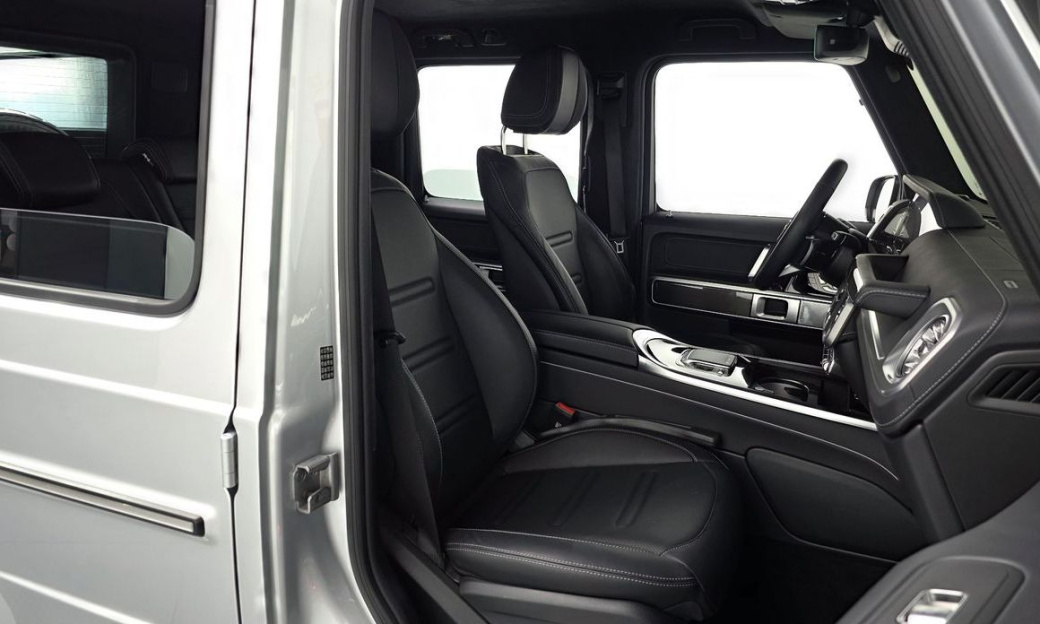 Mercedes-Benz G-Class G450d, 2025