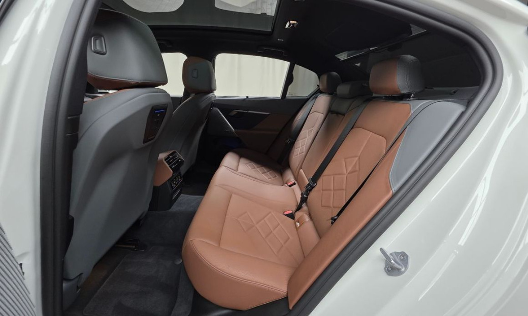 BMW 5-Series 530i xDrive M Sport, 2025
