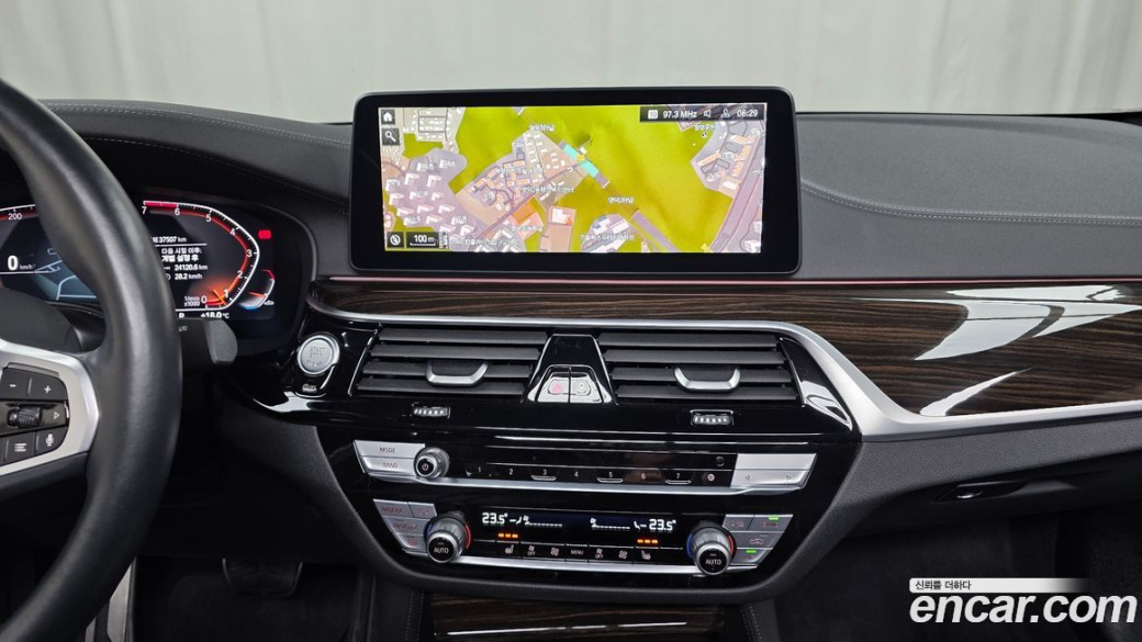 BMW 5-Series 520i M Sport, 2022
