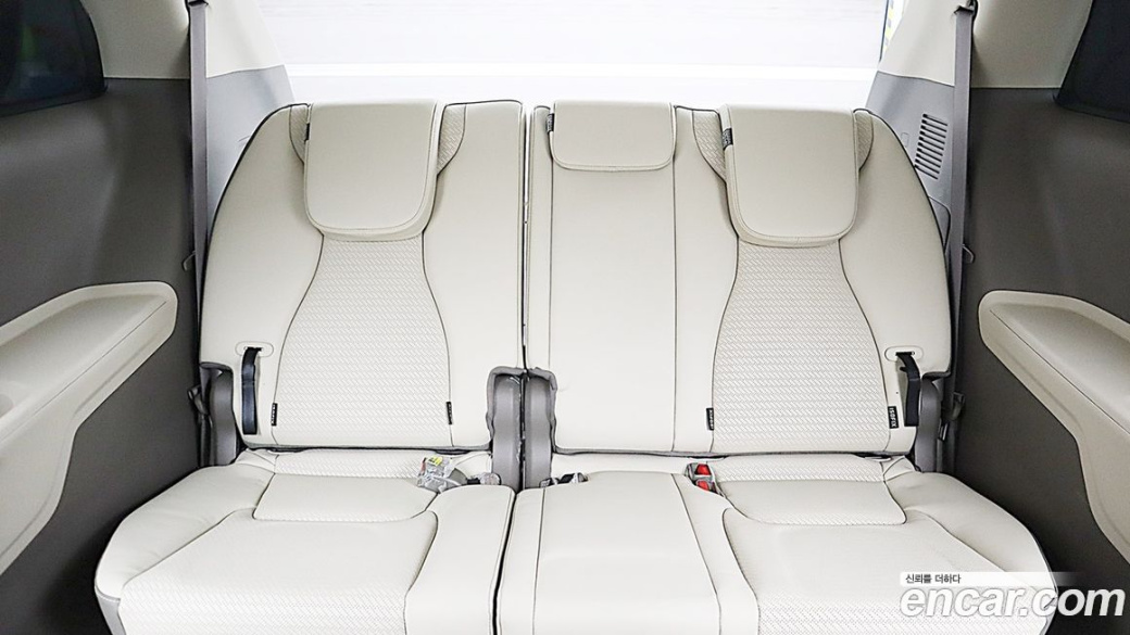 Kia Carnival 7-Seater Signature, 2024