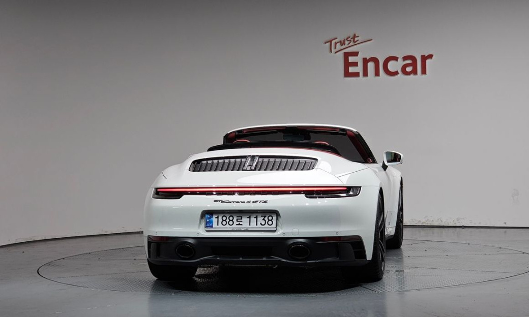 Porsche 911 Carrera 4 GTS Cabriolet, 2024