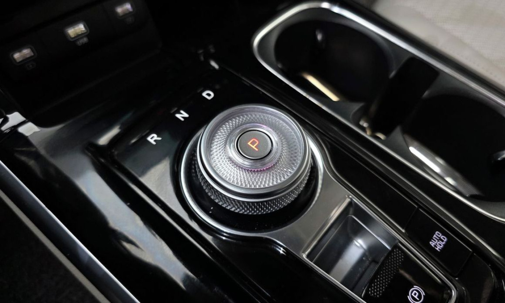 Kia Carnival 9-Seater Signature, 2023
