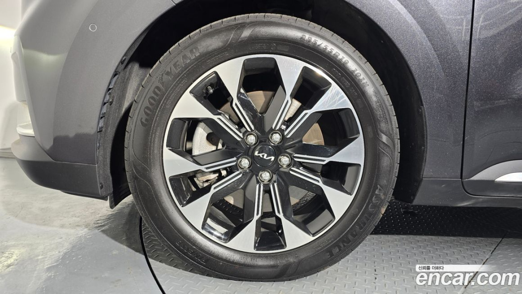 Kia Carnival 7-Seater Outdoor, 2022