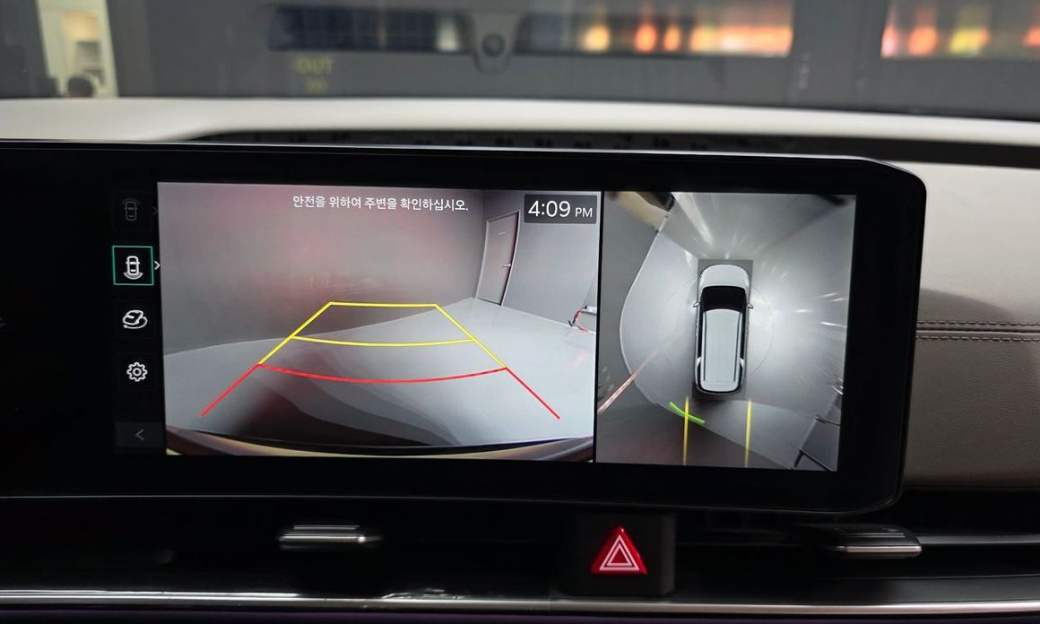 Kia Carnival 9-Seater Signature, 2024