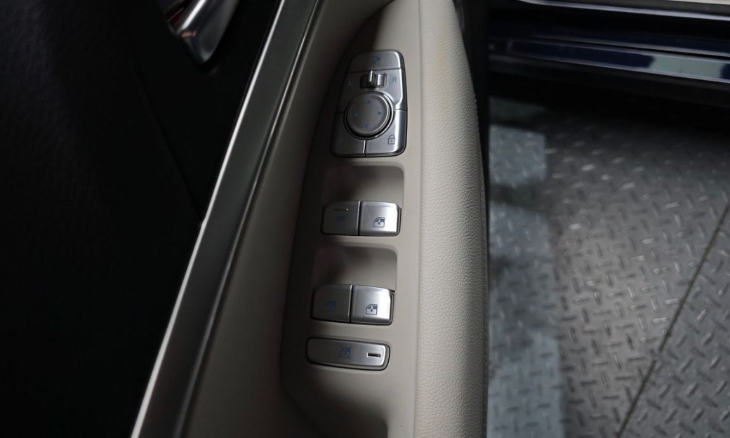 Genesis G70 Gasoline 2.5T 4WD, 2025