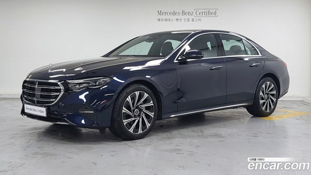 Mercedes-Benz E-Class E300 4MATIC Exclusive, 2025