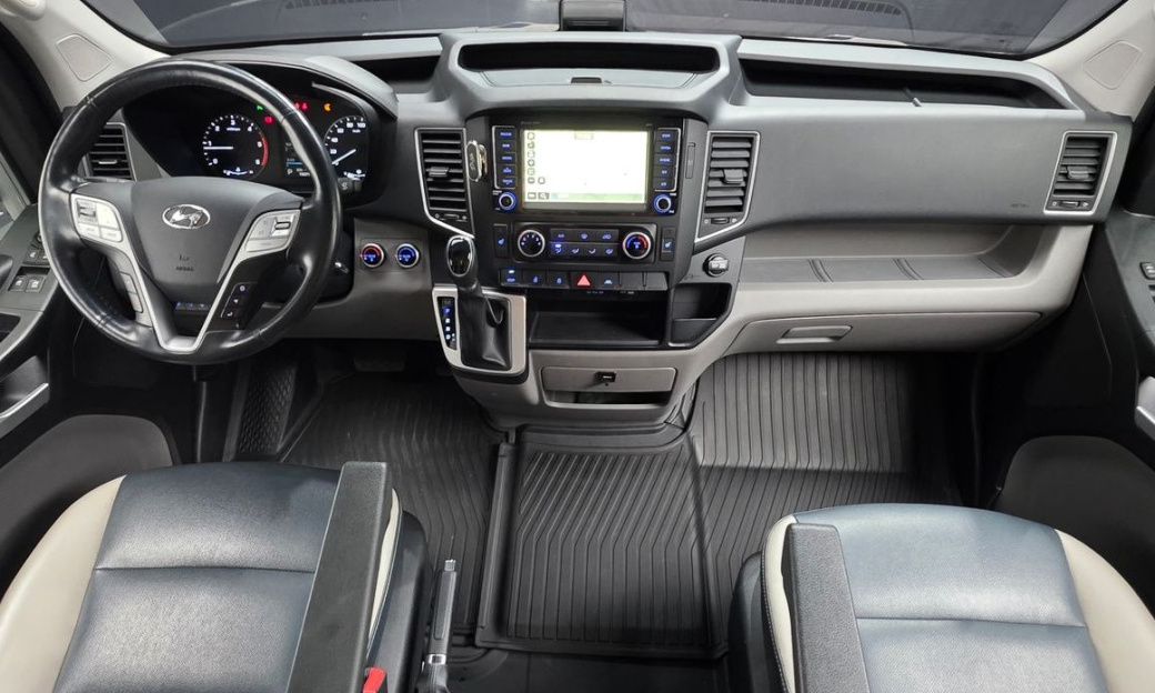 Hyundai Solati 11-Seater, 2021