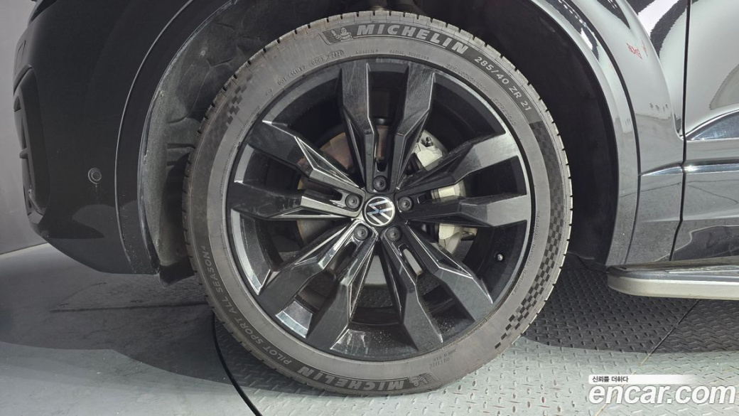 Volkswagen Touareg 3.0 TDI R-Line, 2023