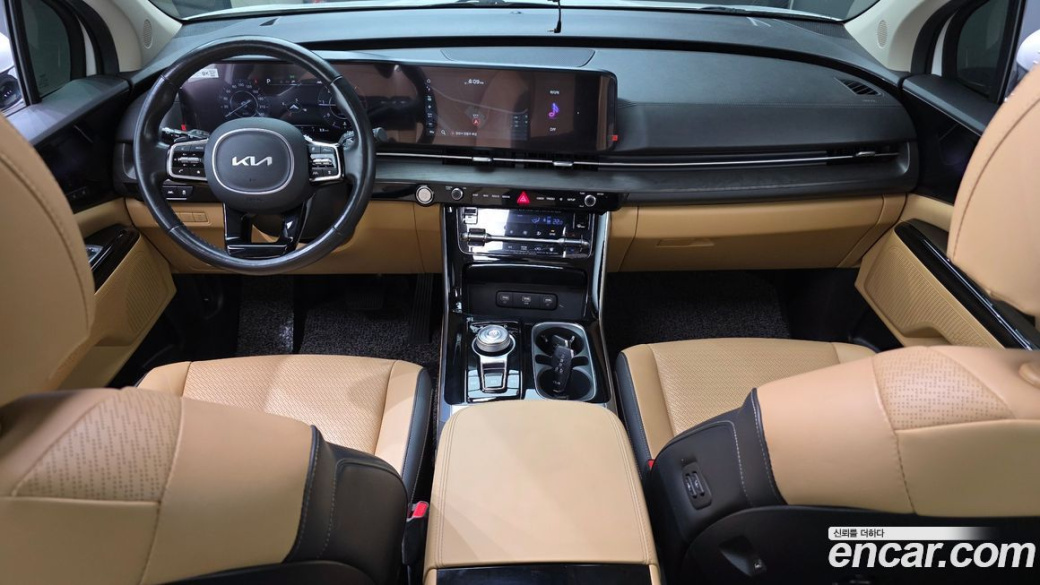 Kia Carnival 7-Seater Signature, 2023