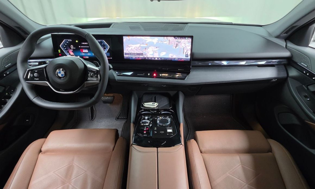 BMW 5-Series 530i xDrive, 2024