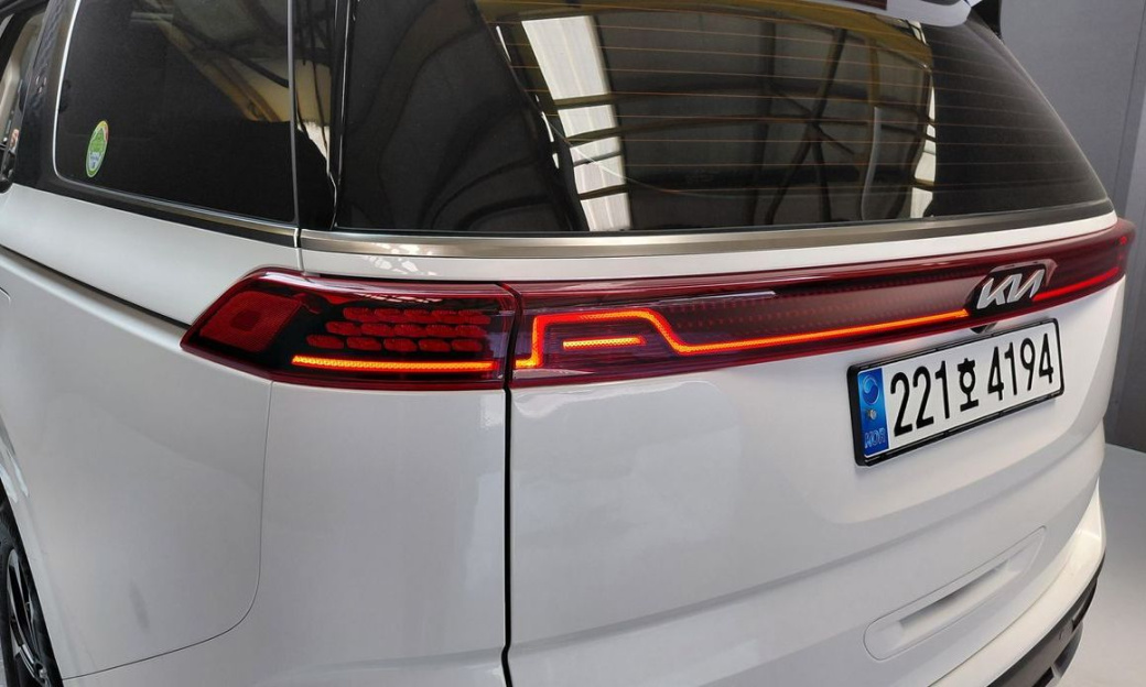 Kia Carnival 7-Seater Signature, 2023