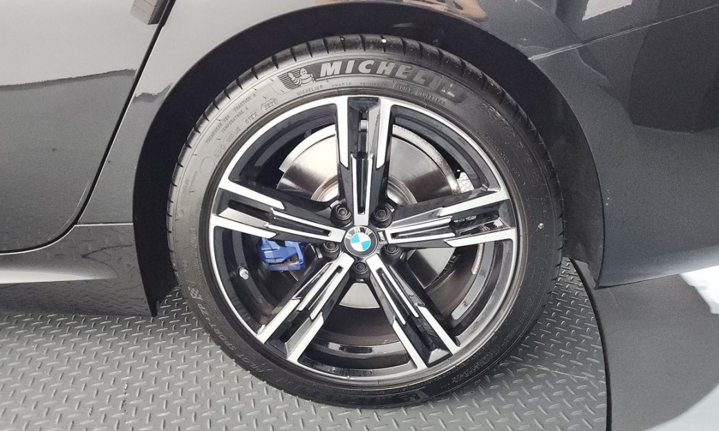 BMW 3-Series 320i M Sport, 2024