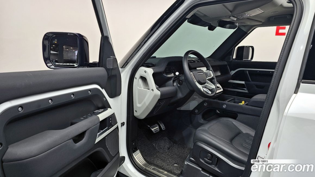 Land Rover Defender 110 D250 SE, 2022