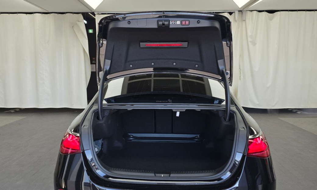Mercedes-Benz E-Class E300 4MATIC Exclusive, 2024