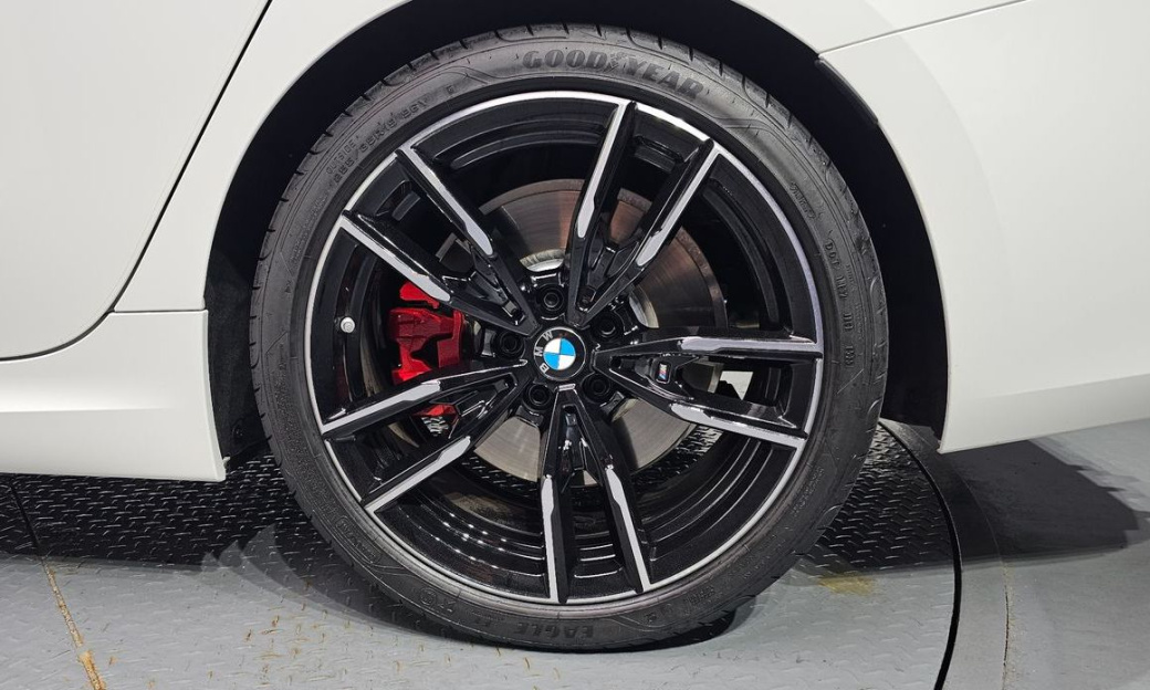 BMW 3-Series M340i Pro, 2025