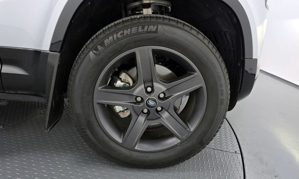 Land Rover Defender 110 P300 X-Dynamic SE, 2024