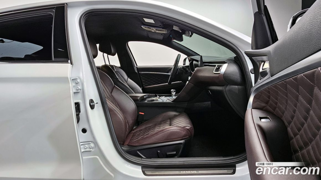 Genesis G70 Gasoline 2.0T 2WD, 2022