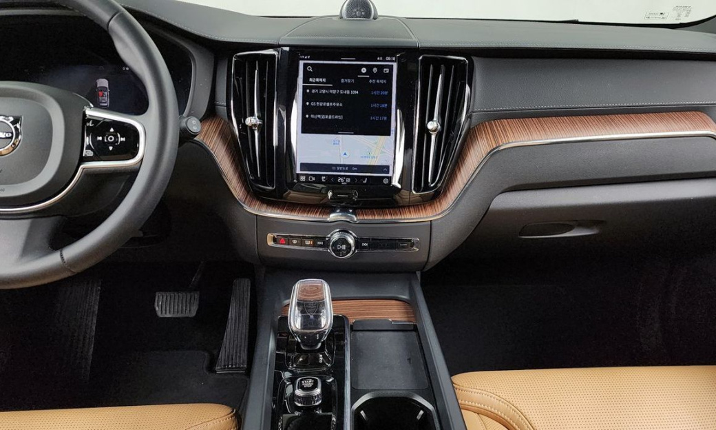 Volvo XC60 B5 Ultimate Bright, 2024