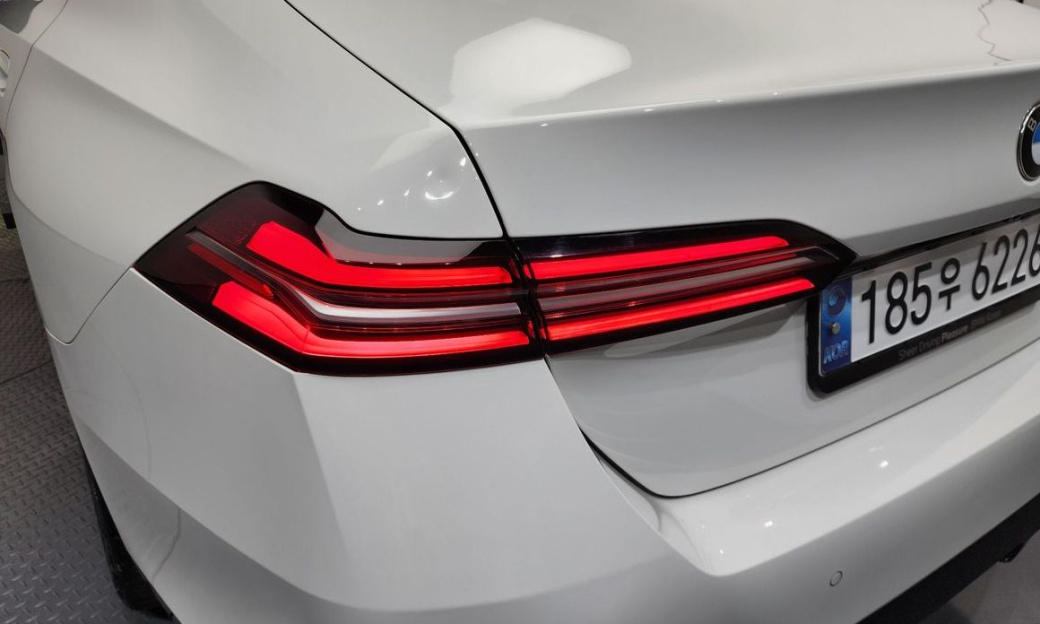 BMW 5-Series 520i M Sport, 2025