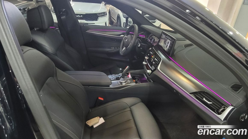 BMW 5-Series 520i M Sport, 2023